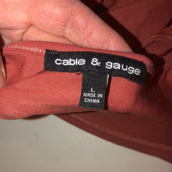 Cable & Gauge size  large dark rose top long open sleeve ties has stretch - Picture 9 of 10